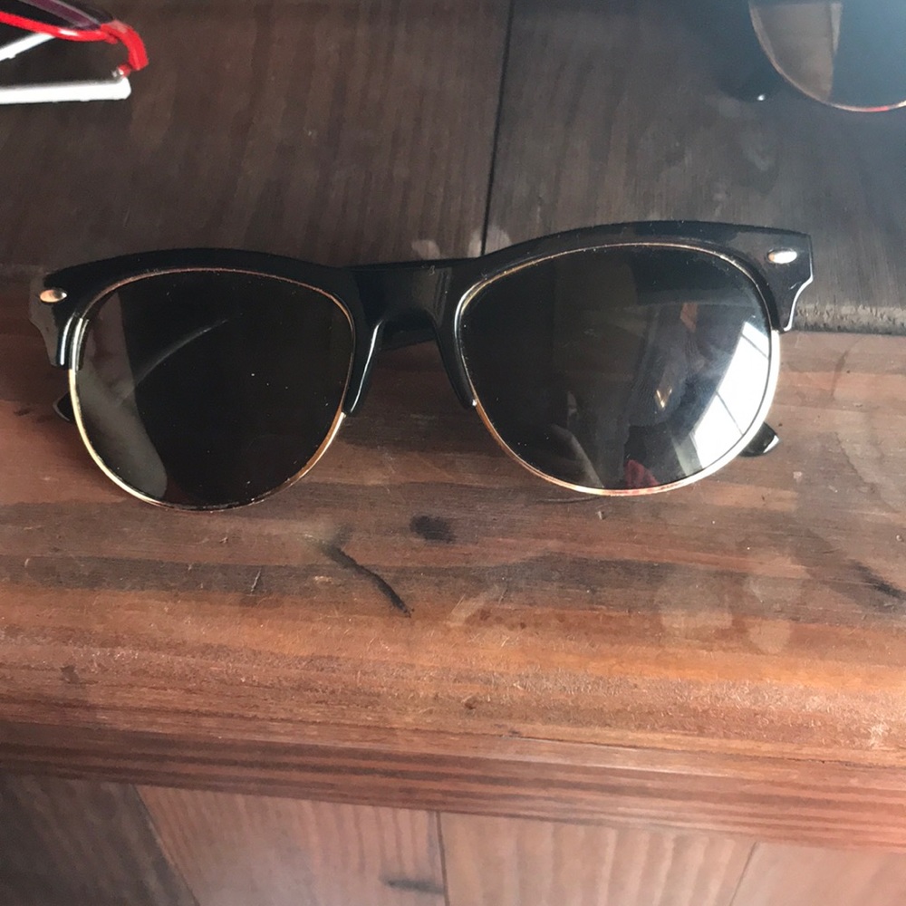 Sunglasses 🕶🕶